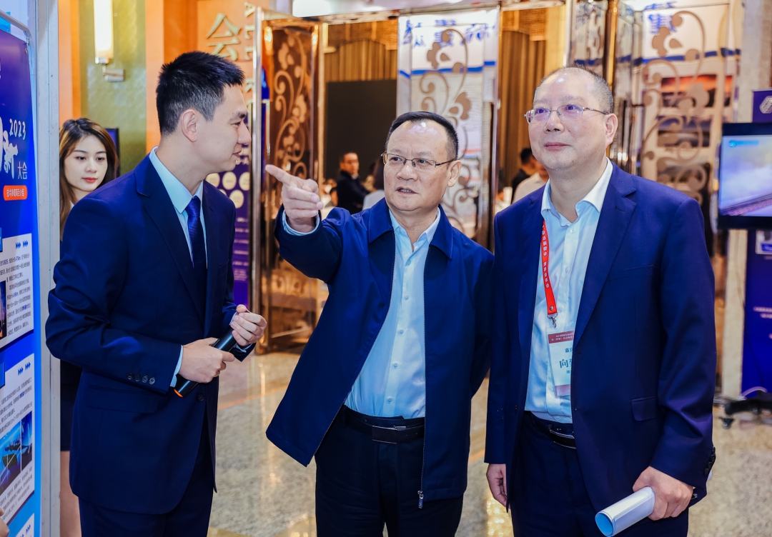 20231109136462.jpg 9羅恒蒞臨展位.jpg